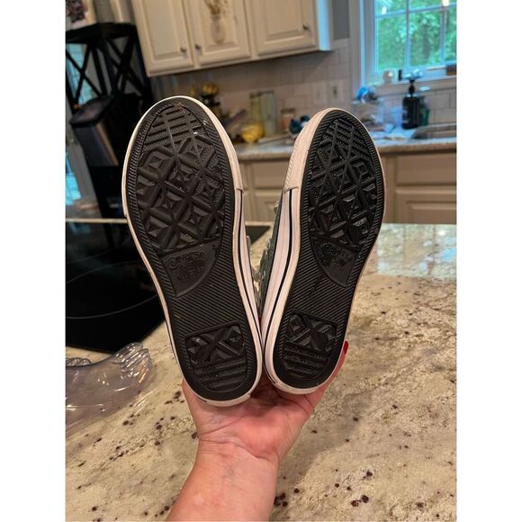 Converse Chuck Taylor Winter Glitter Hi-Top Sneaker sz 2 EUC - Picture 6 of 7